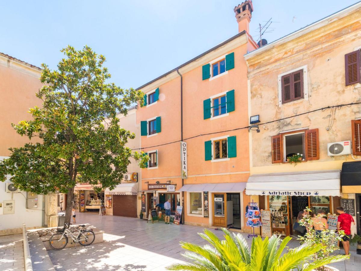 Antonella & Napoletano-2 By Interhome