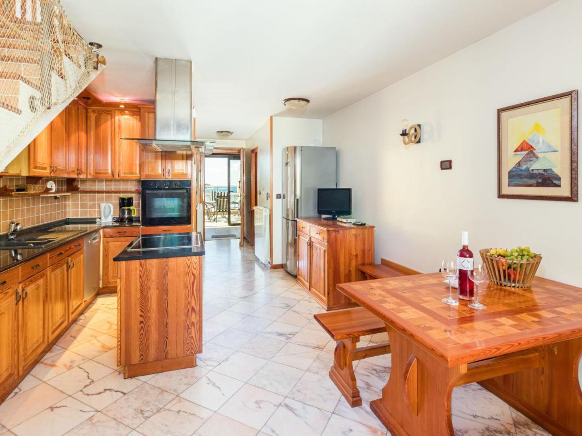 Apartment Antonella & Napoletano-2 By Interhome